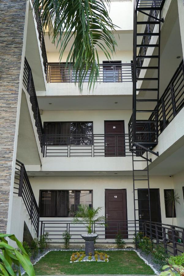 Garden Vista Hotel Davao Stadt Exterior foto